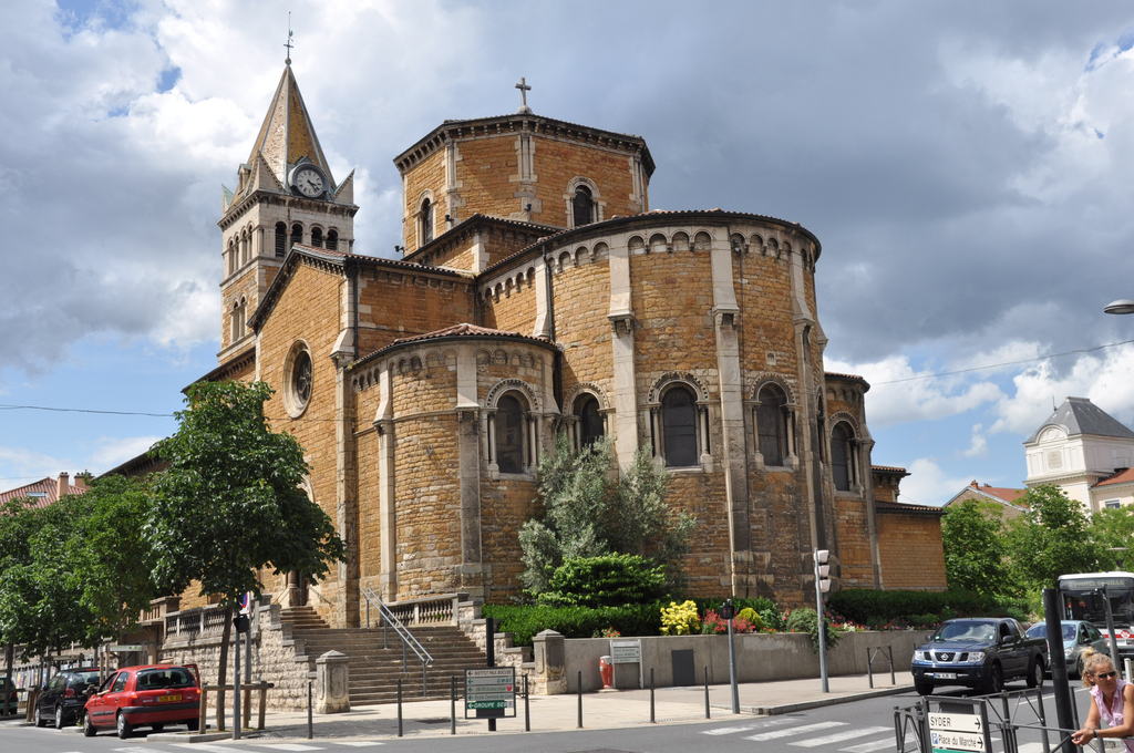Eglise-d-Ecully