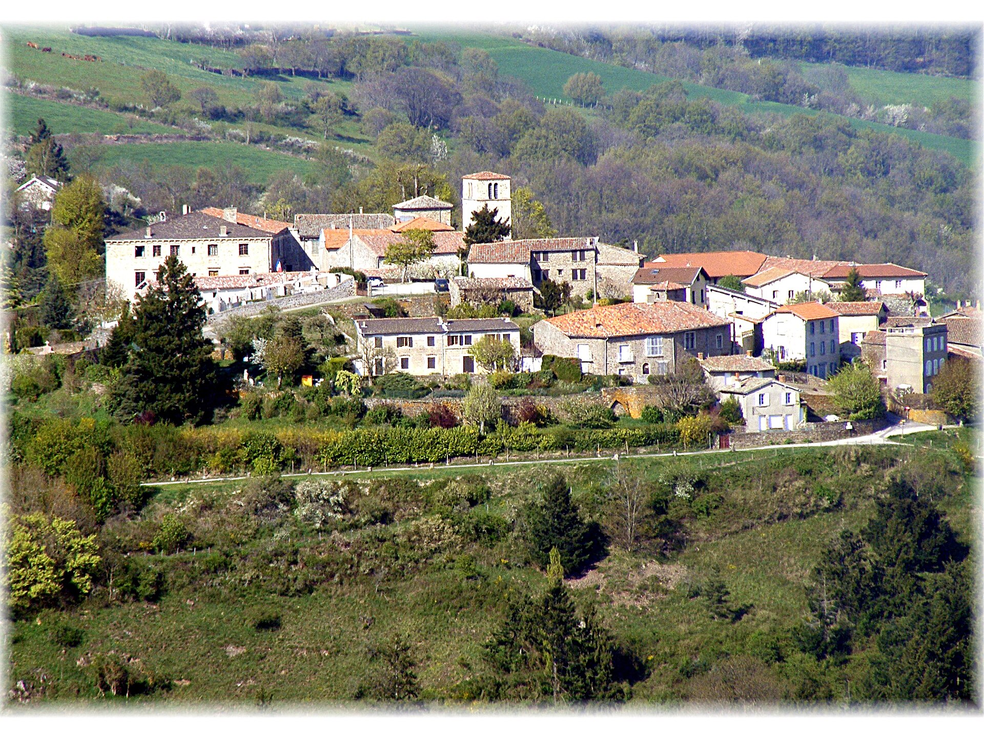 Village médiéval de Riverie dans les Monts du Lyonnais