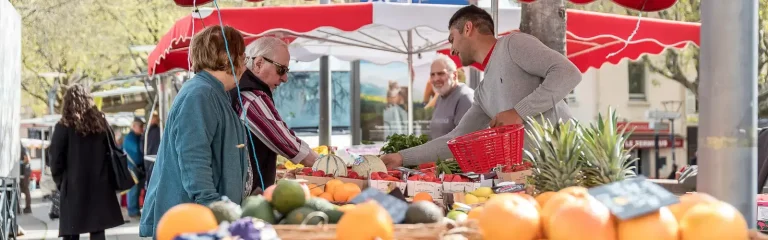 Marché de Saint-Genis-Laval – Place Jaboulay - marche recurrent